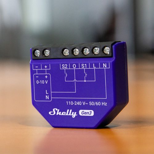Shelly Plus 0/1-10V Dimmer GEN3, a smart Wi-Fi controller with 0-10V or 1-10V output
